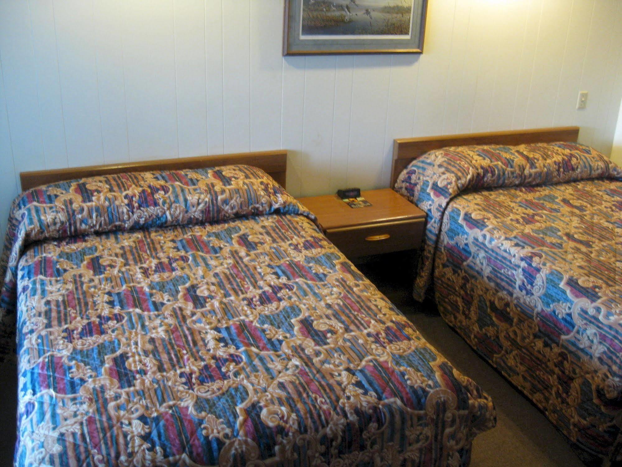 Town Motel 2*